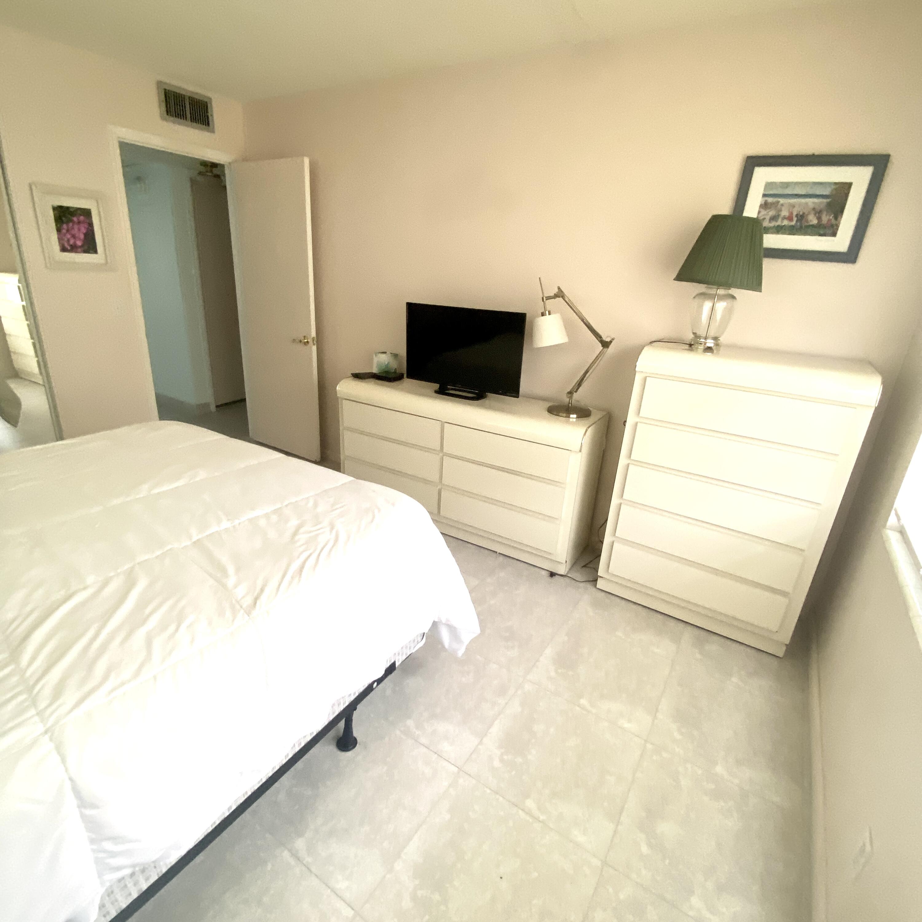 392 Brighton J Boca Raton, FL 33434 - Photo 18 of 54 Master BR