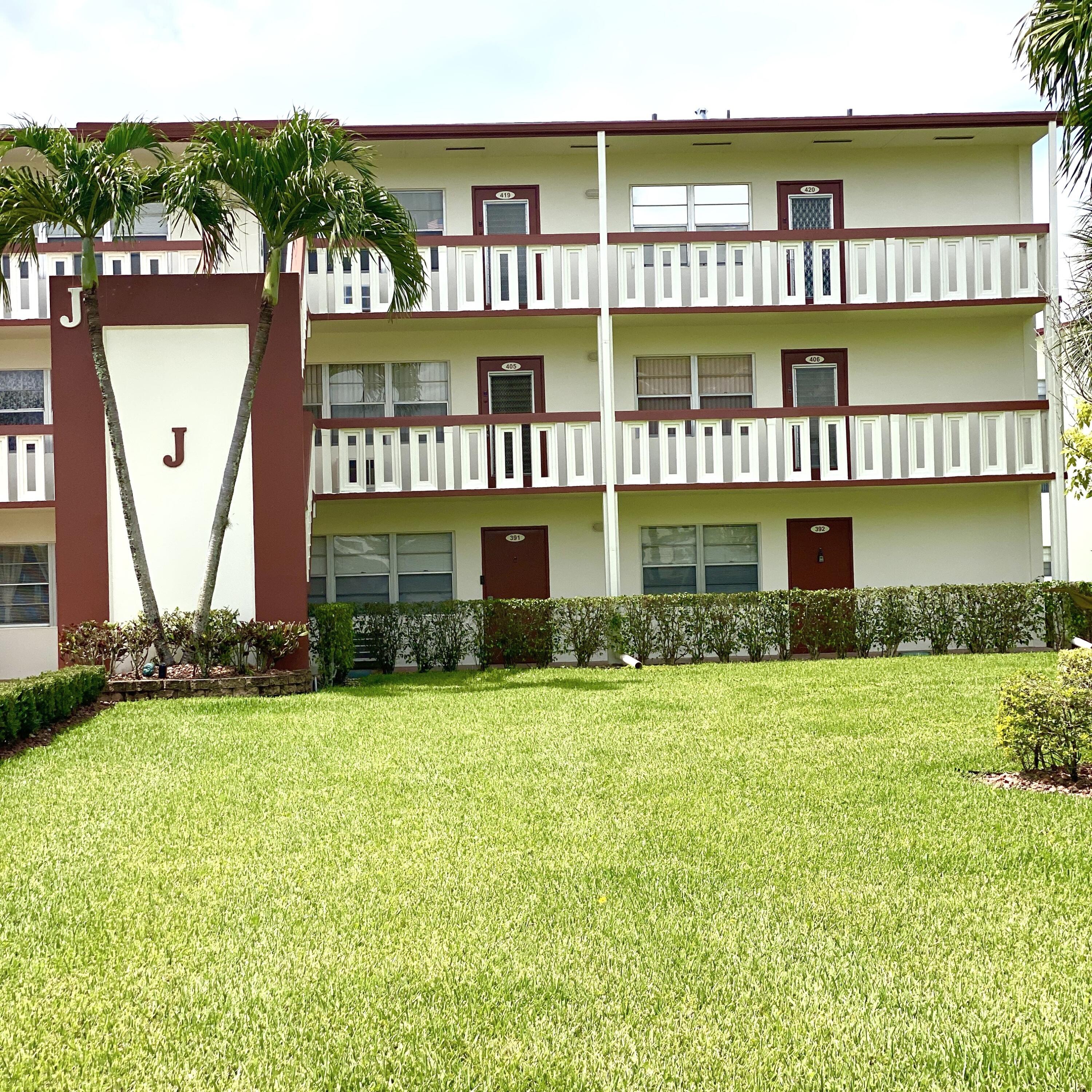 392 Brighton J Boca Raton, FL 33434 - Photo 25 of 54 Front View