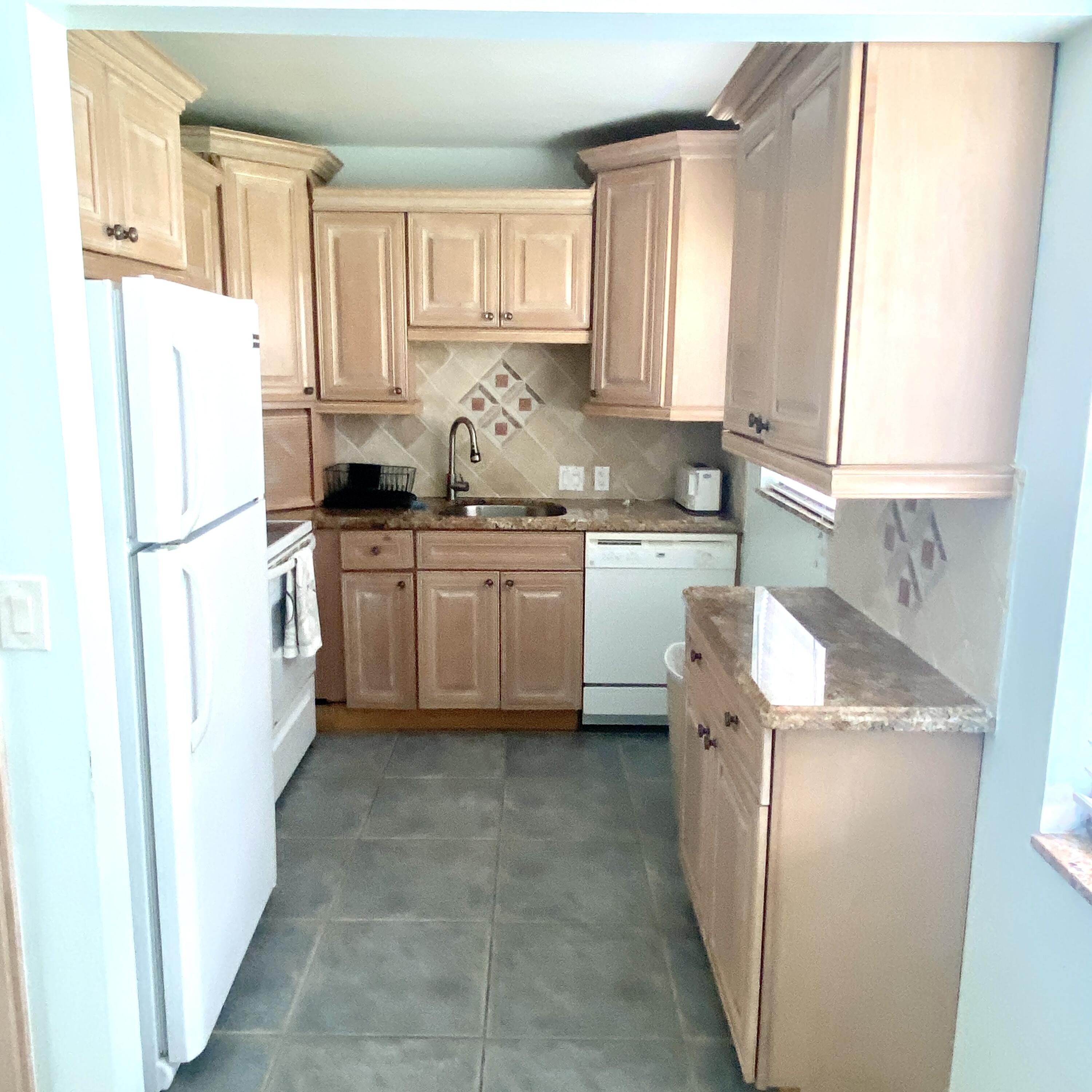 392 Brighton J Boca Raton, FL 33434 - Photo 4 of 54 Kitchen