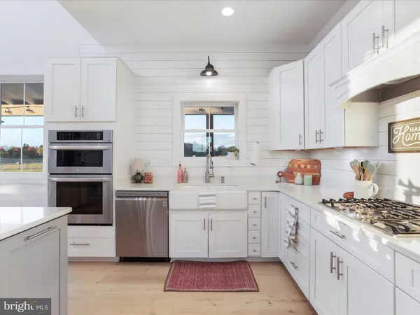 $975,000 | 197 Rawhide Lane, Shenandoah Junction, WV 25442