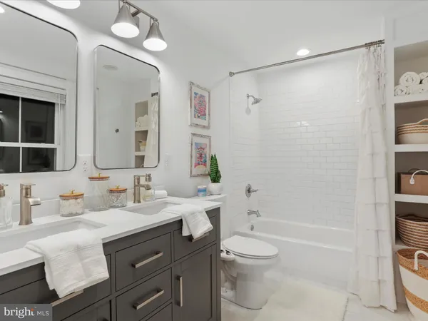 $975,000 | 197 Rawhide Lane, Shenandoah Junction, WV 25442