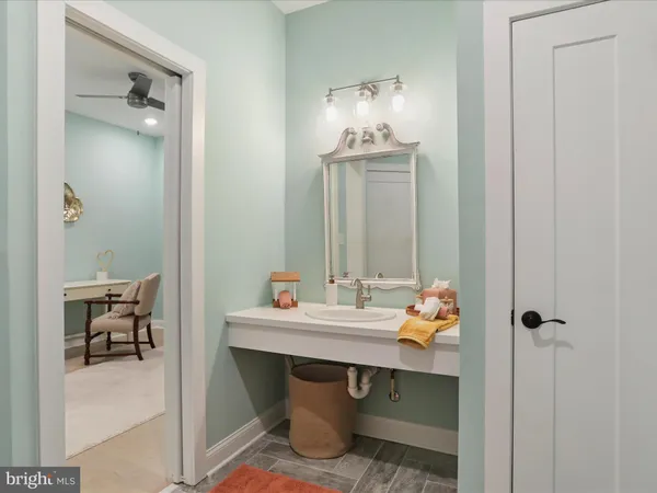 $975,000 | 197 Rawhide Lane, Shenandoah Junction, WV 25442