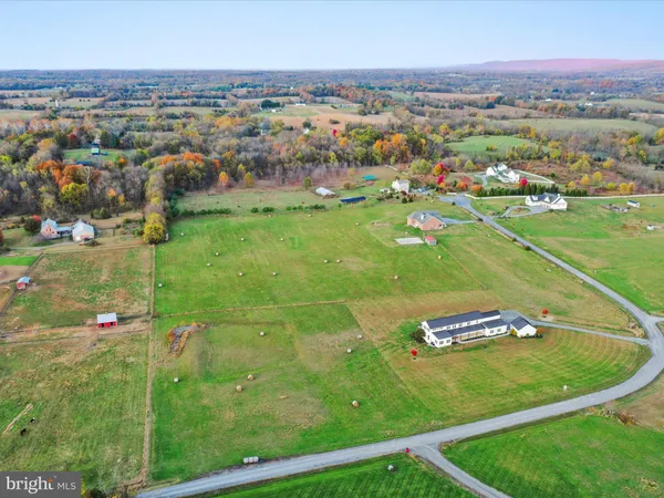$975,000 | 197 Rawhide Lane, Shenandoah Junction, WV 25442