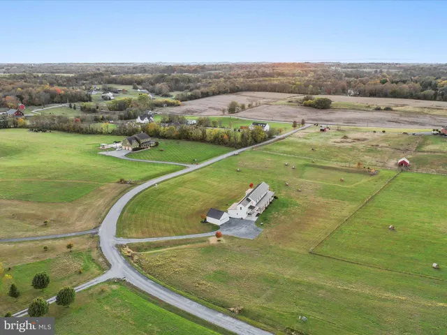 $975,000 | 197 Rawhide Lane, Shenandoah Junction, WV 25442