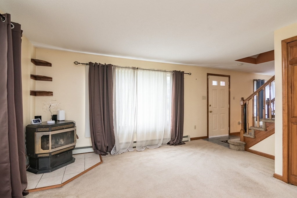 223 Mazarin Street Springfield, MA 01151 - Photo 9 of 32