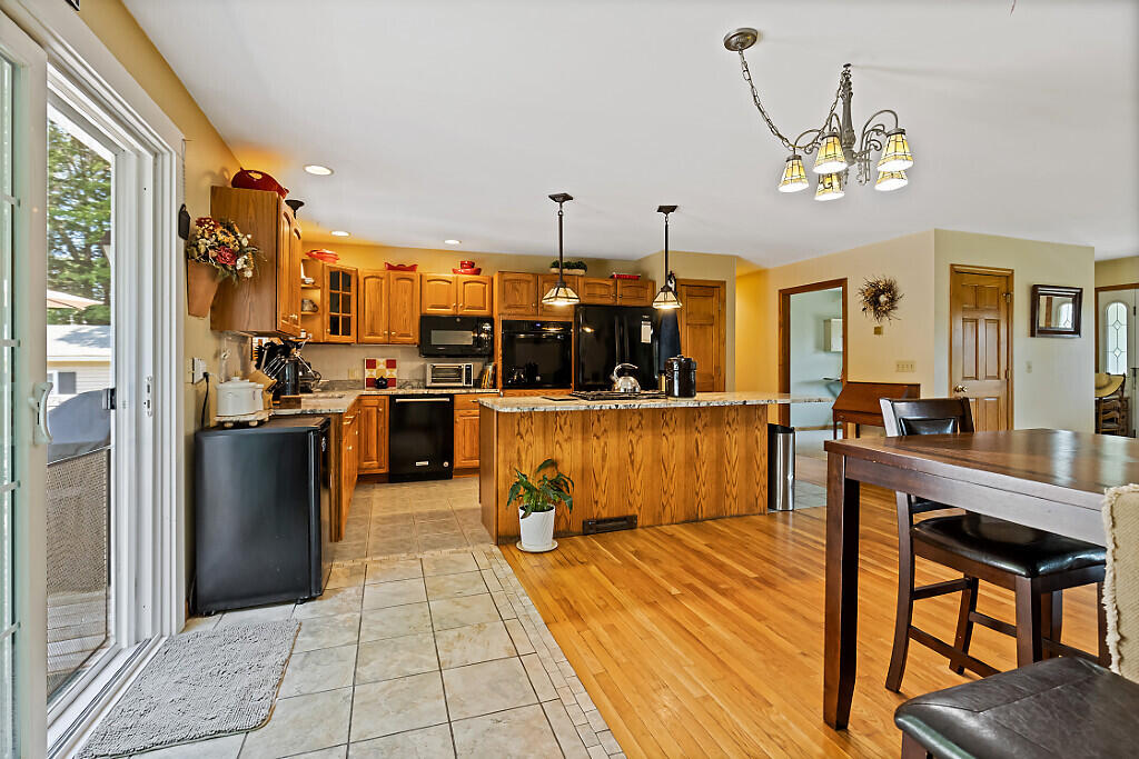 148 Academy Road Bowdoin, ME 04287 - Photo 18 of 82 33_BP5A1448_DxO_mls