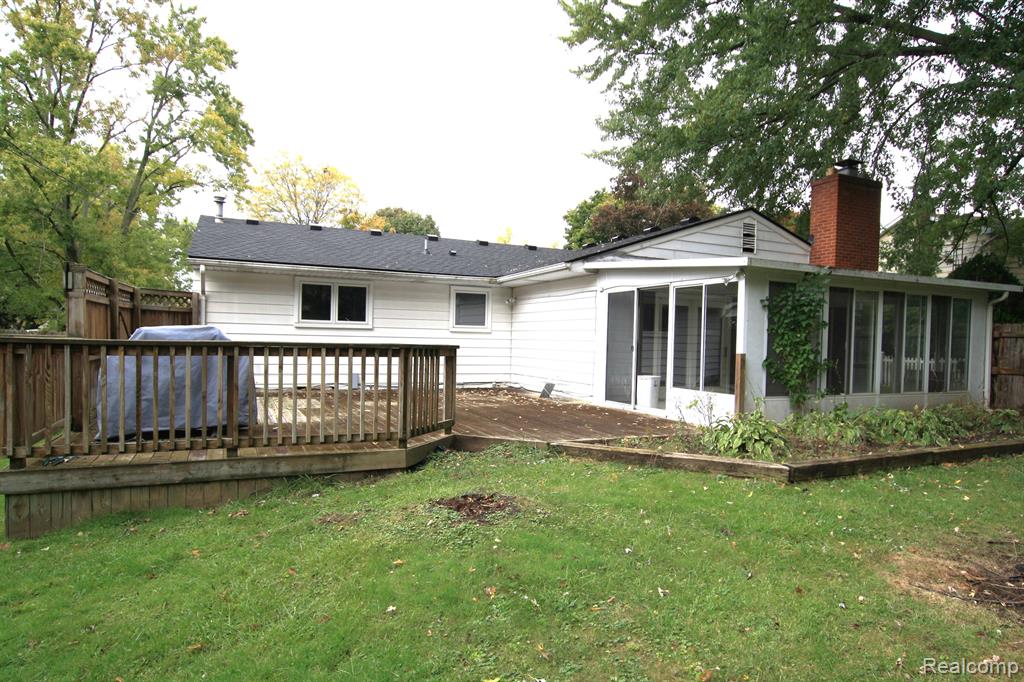 320 Holland Road Flushing, MI 48433 - Photo 3 of 25