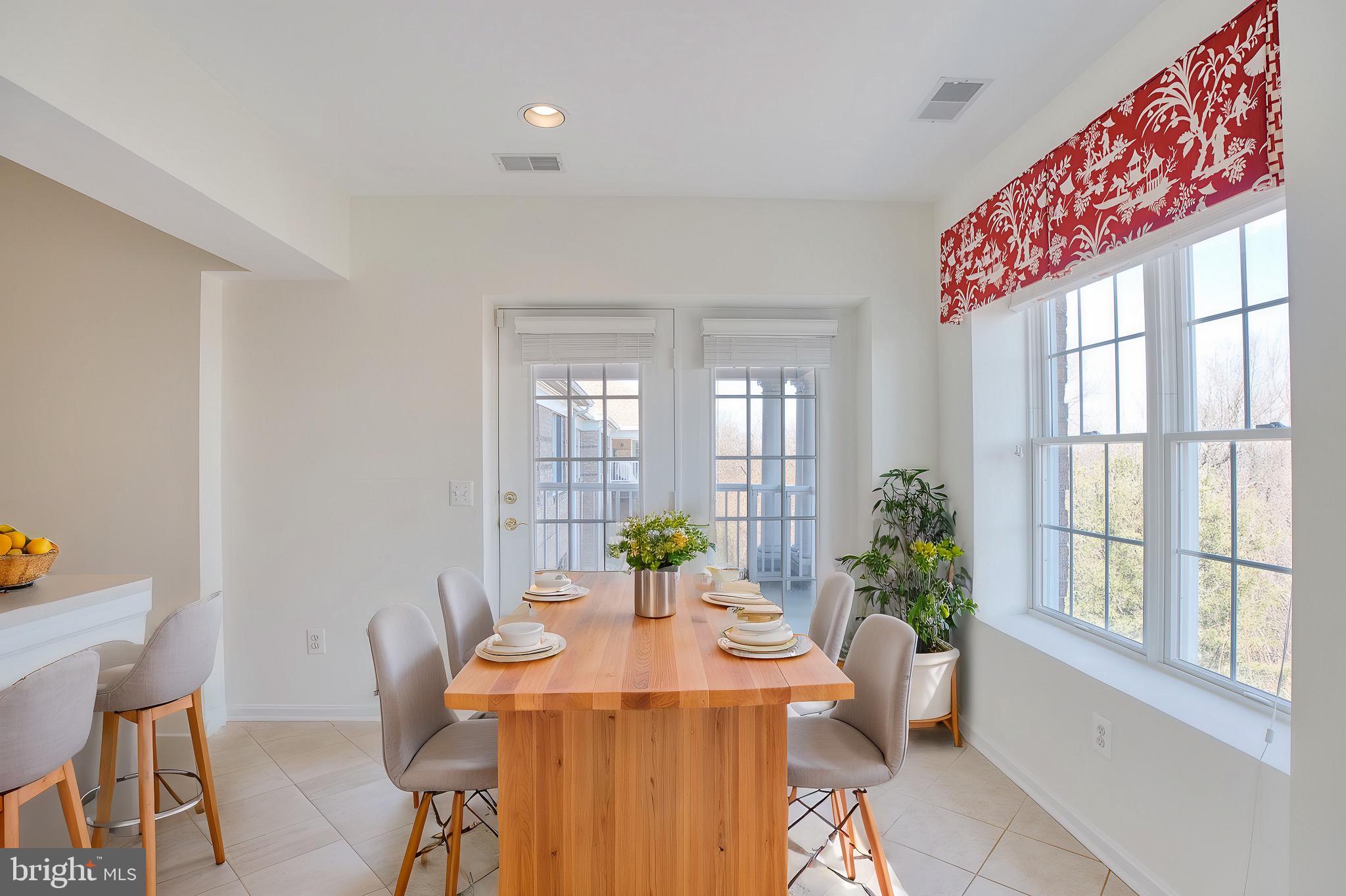 12330 Rosslare Ridge Road, Unit 505 Lutherville-Timonium, MD 21093 - Photo 21 of 45 Digitally Staged Breakfast Area
