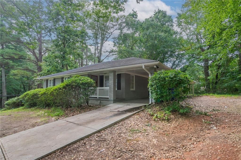 4696 Rockbridge Road Southwest Stone Mountain, GA 30083 - Photo 3 of 31