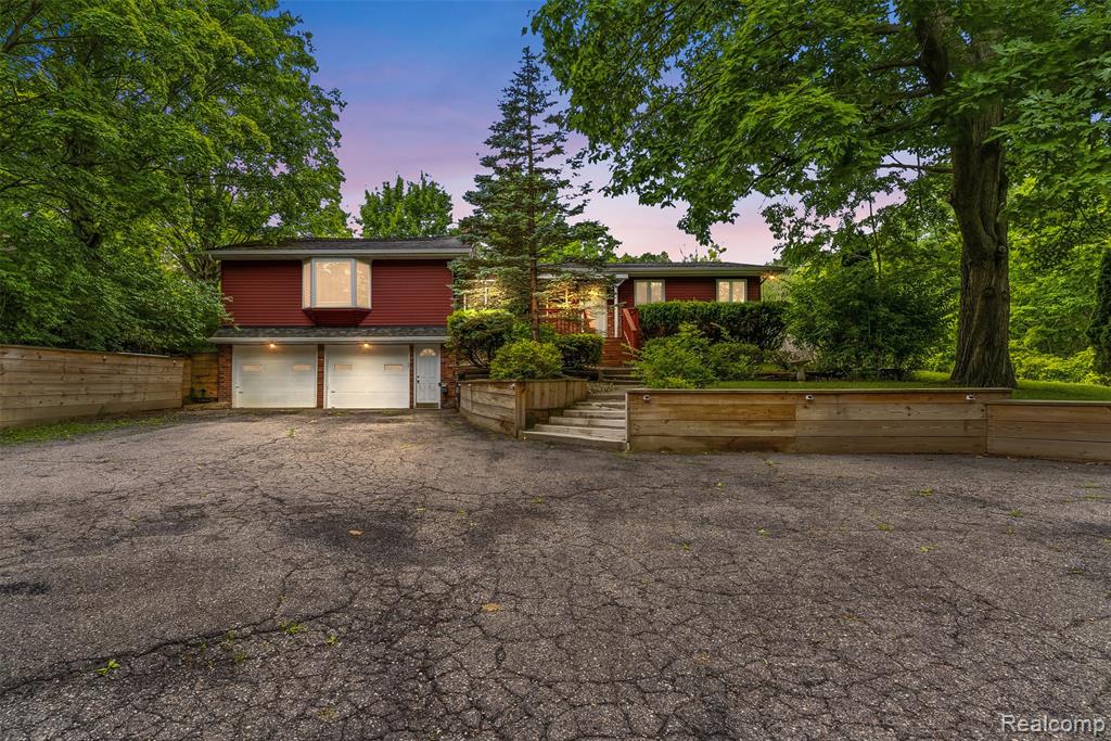 7313 East River Road Flushing, MI 48433 - Photo 1 of 45 Gallery Image 1