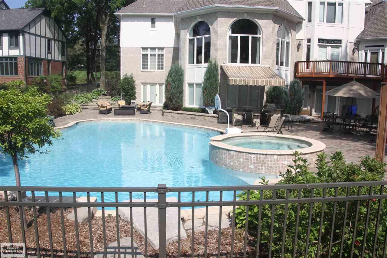 6532 Cornerstone Lane, Unit 4 Rochester Hills, MI 48306 - Photo 8 of 58