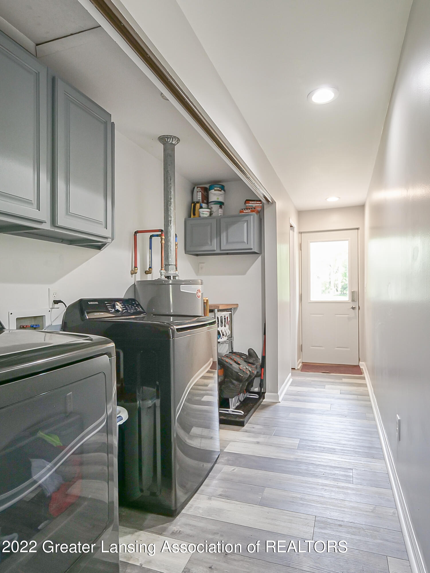 6429 Bishop Road Lansing, MI 48911 - Photo 9 of 31 6429_Bishop_Rd-12