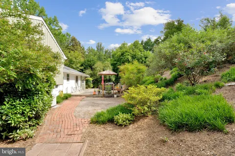 $685,000 | 7618 Highland Street, Springfield, VA 22150