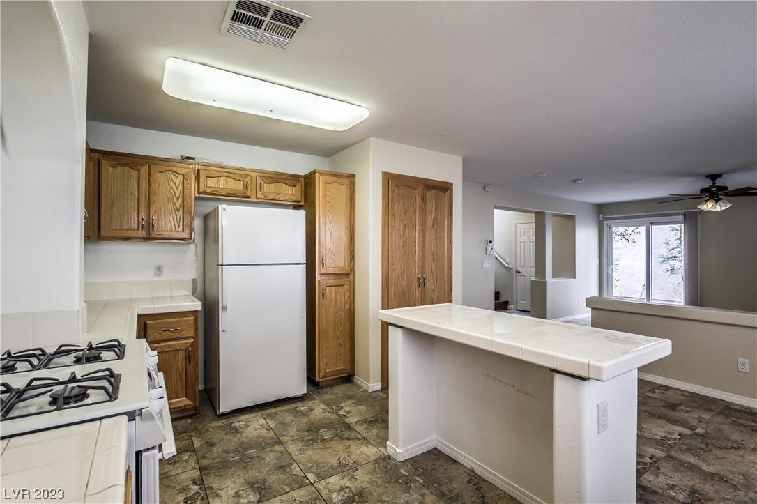 7328 Plantanus Road Las Vegas, NV 89113 - Photo 12 of 41