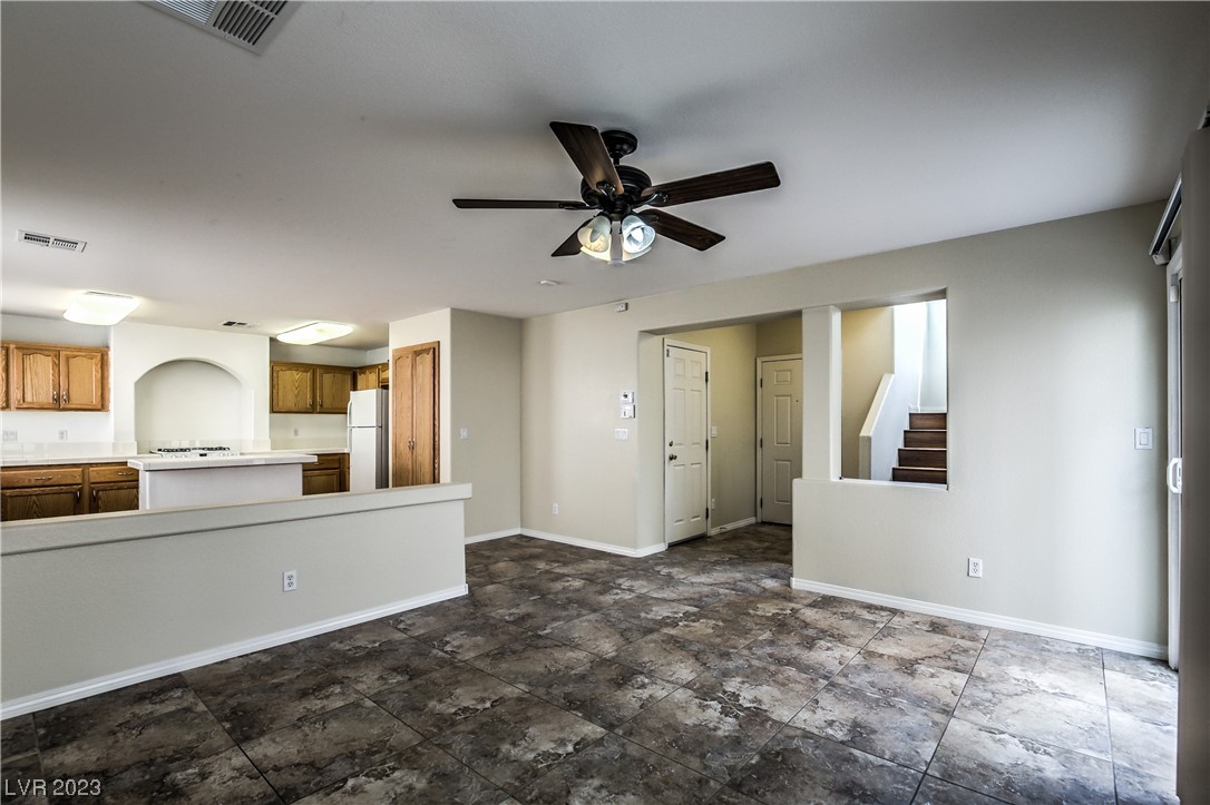 7328 Plantanus Road Las Vegas, NV 89113 - Photo 3 of 41