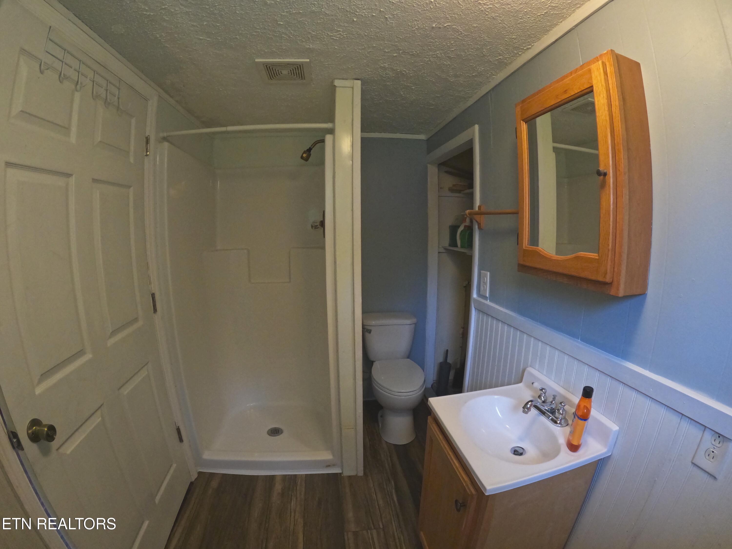 9 Sharp Road Athens, TN 37303 - Photo 15 of 18 bathroom2