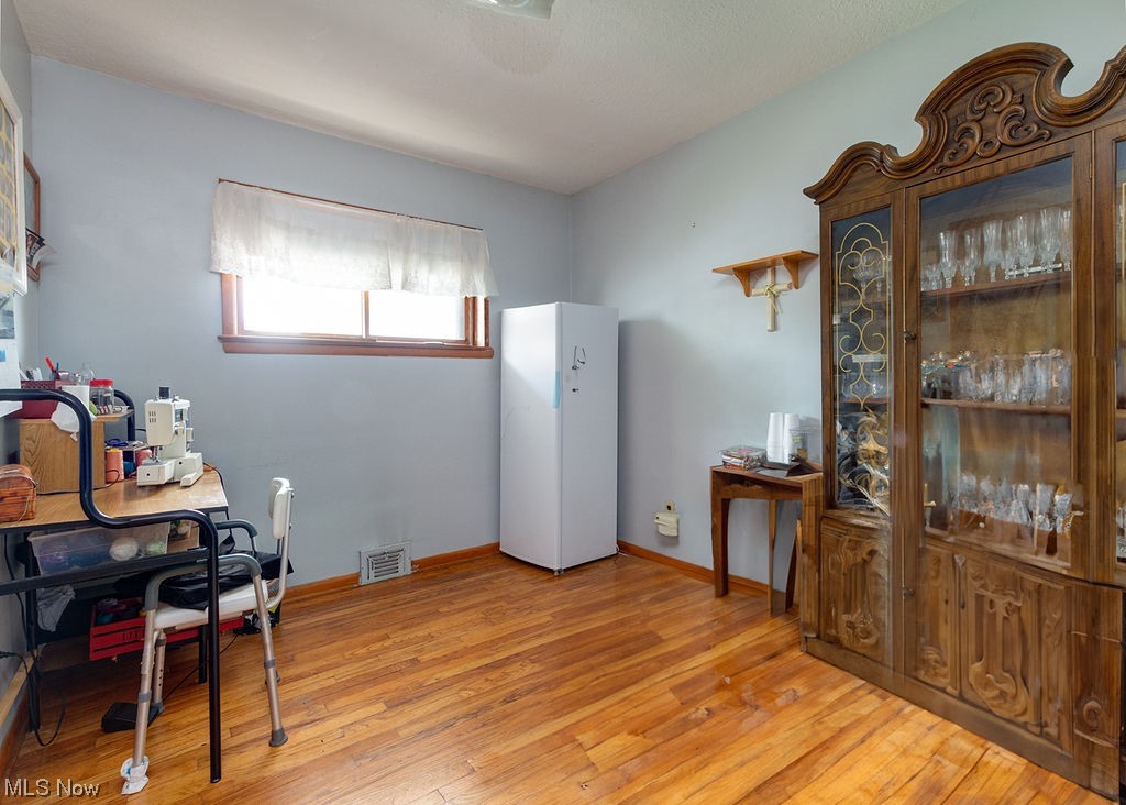 823 Pendley Road Willowick, OH 44095 - Photo 12 of 31