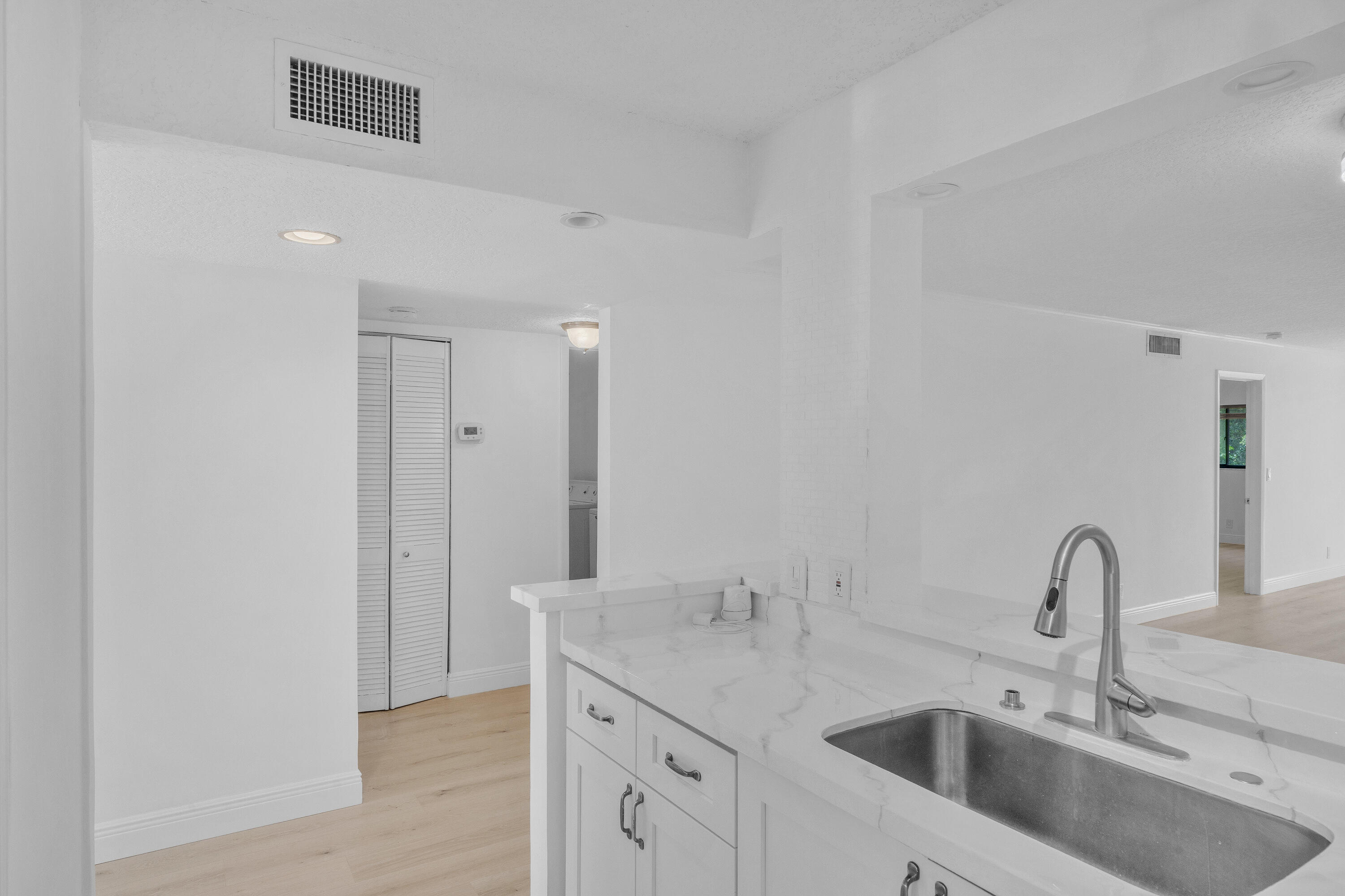 15075 Witney Road, Unit 108 Delray Beach, FL 33484 - Photo 13 of 76 4 Kitchen (9)