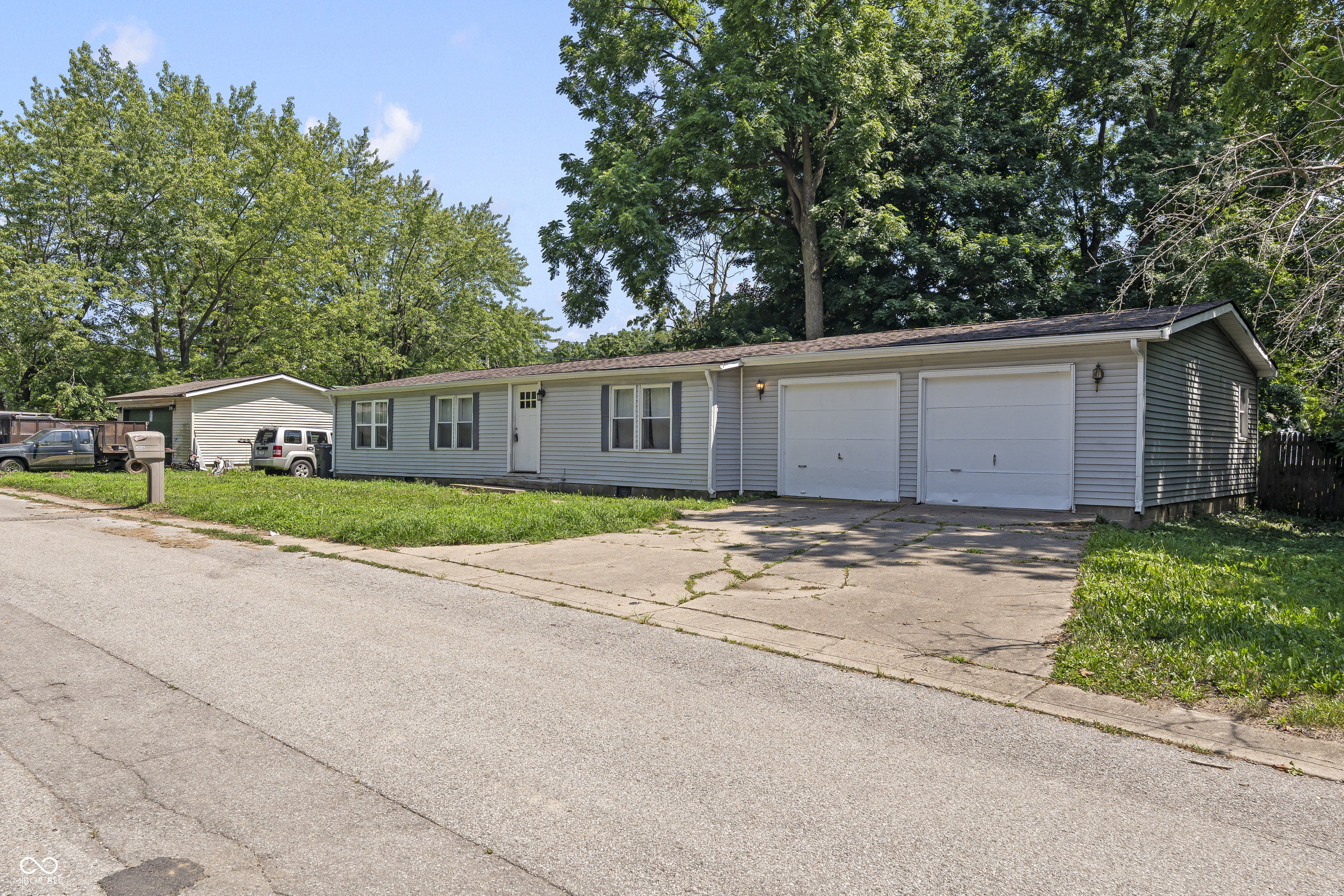 6321 Sharrob Road Indianapolis, IN 46241 - Photo 3 of 29