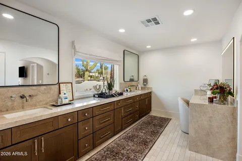 $1,600,000 | 9349 East Calle De Valle Drive, Scottsdale, AZ 85255