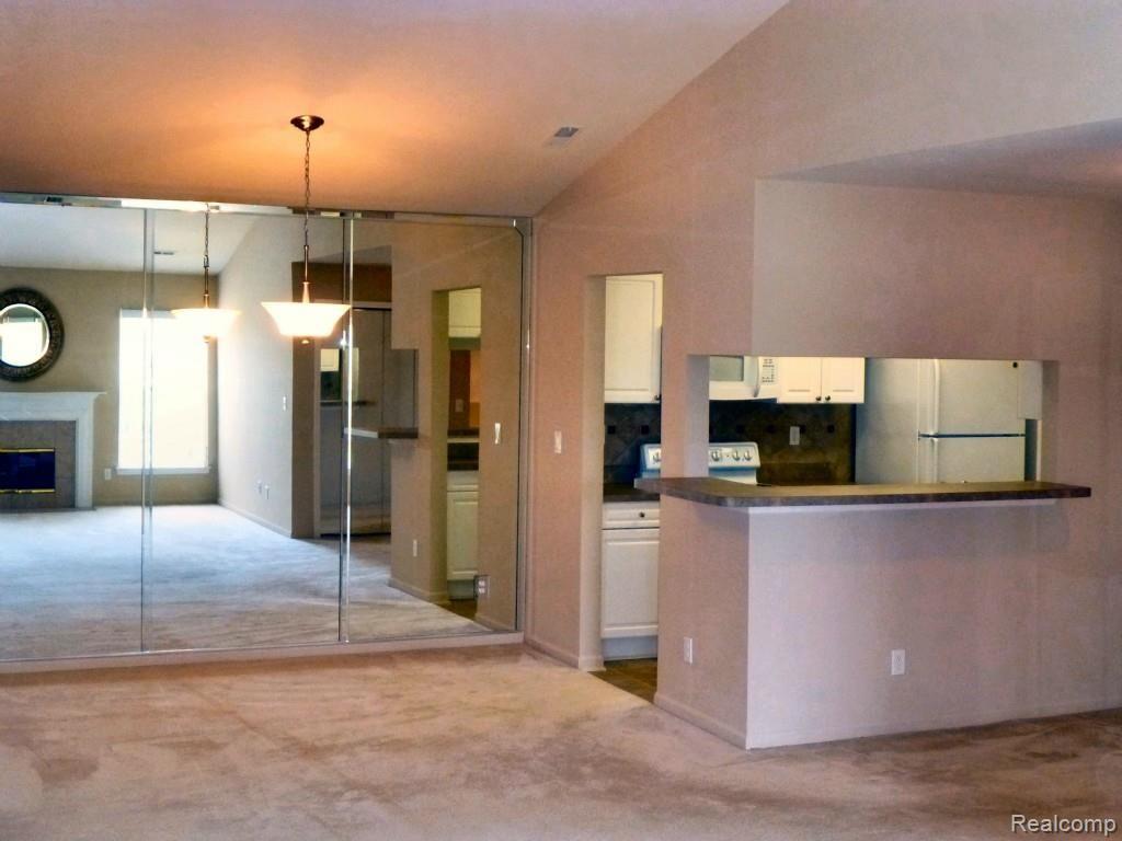 3603 Tremonte Circle Rochester, MI 48306 - Photo 7 of 30 kitchen and dinning.jpg