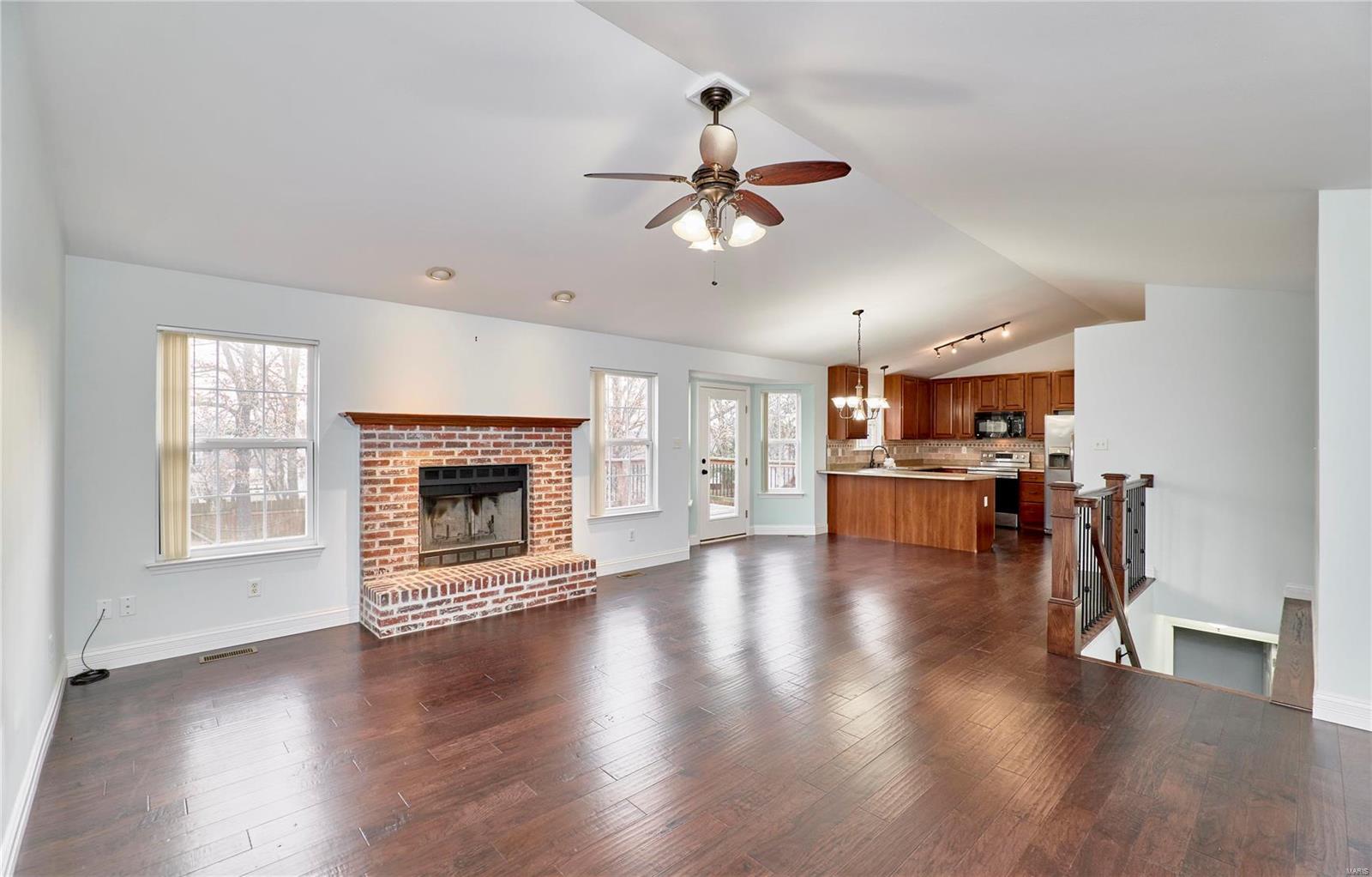 224 Red Leaf Way Wright City, MO 63390 - Photo 4 of 67