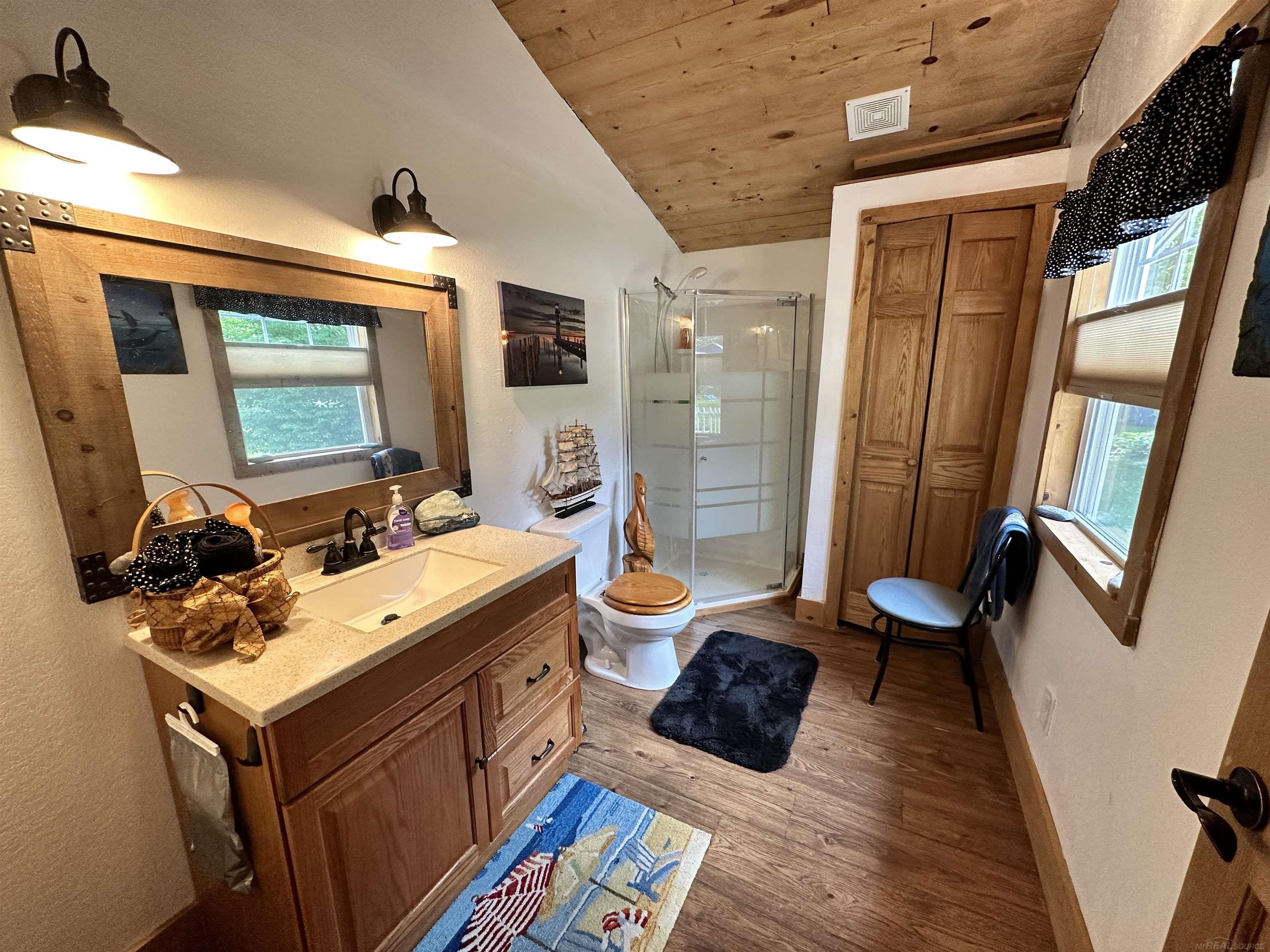 5180 Lakeshore Road Deckerville, MI 48427 - Photo 28 of 56 50118664-27.JPG