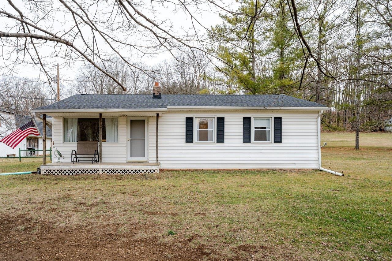 11918 Turleytown Road Broadway, VA 22815 - Photo 1 of 42 a front view of a house with a yard