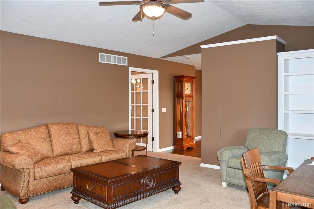 624 East Monroe Road Durand, MI 48429 - Photo 12 of 42 DSC_4442 (2).jpg