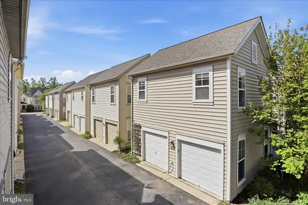 $4,200 | 9157 Stonegarden Drive, Lorton, VA 22079