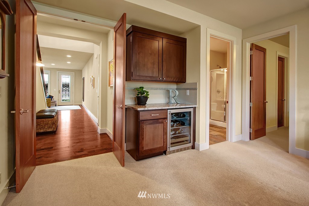 1111 North 41st Place Renton, WA 98056 - Photo 12 of 22