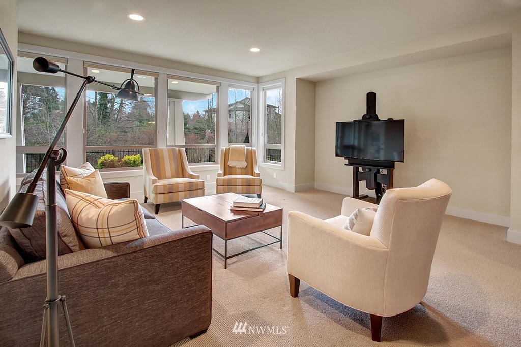 1111 North 41st Place Renton, WA 98056 - Photo 13 of 22