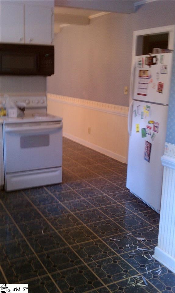 204 Chestnut Avenue Greer, SC 29651 - Photo 3 of 11 Gallery Image 3