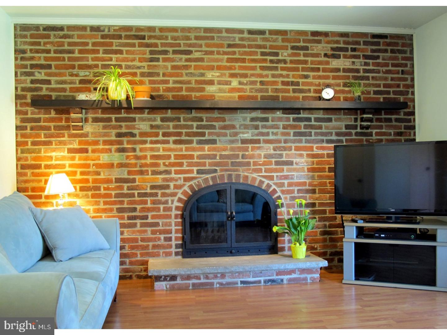 2202 Yellowstone Road Riverton, NJ 08077 - Photo 12 of 22 Fireplace