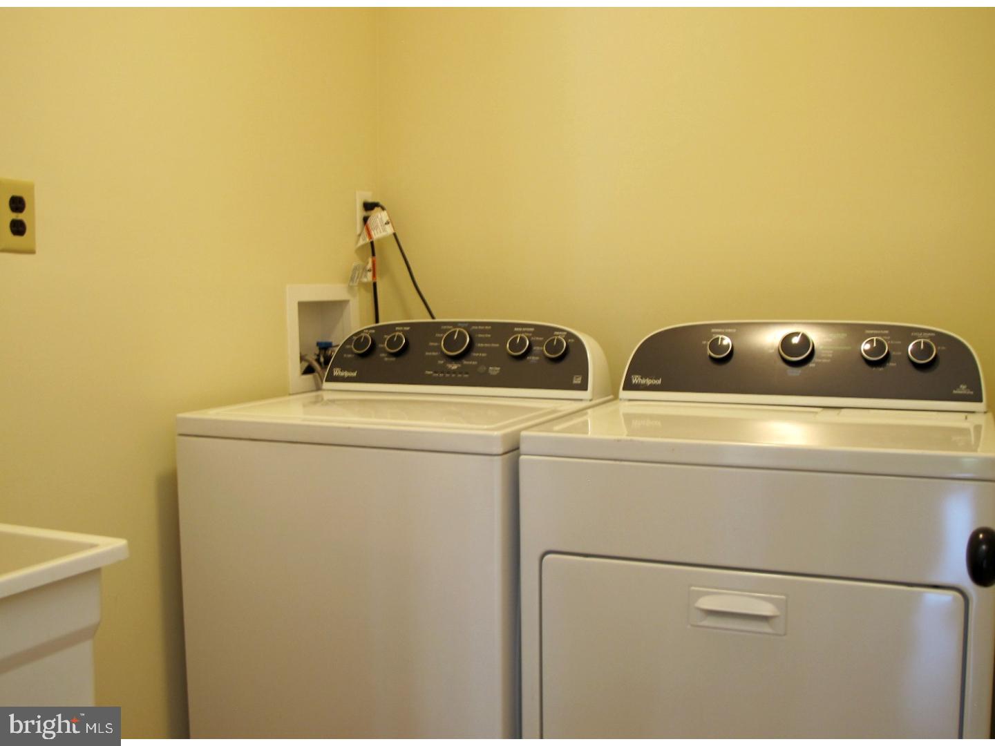 2202 Yellowstone Road Riverton, NJ 08077 - Photo 14 of 22 Laundry Room