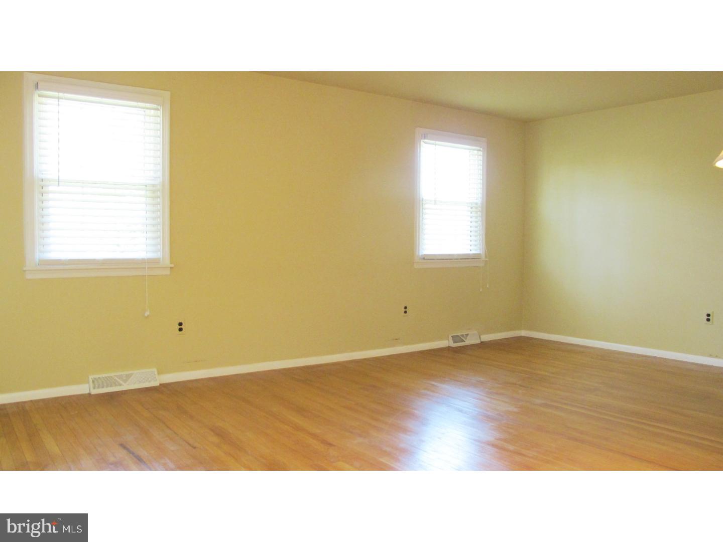 2202 Yellowstone Road Riverton, NJ 08077 - Photo 15 of 22 Bedroom - Main