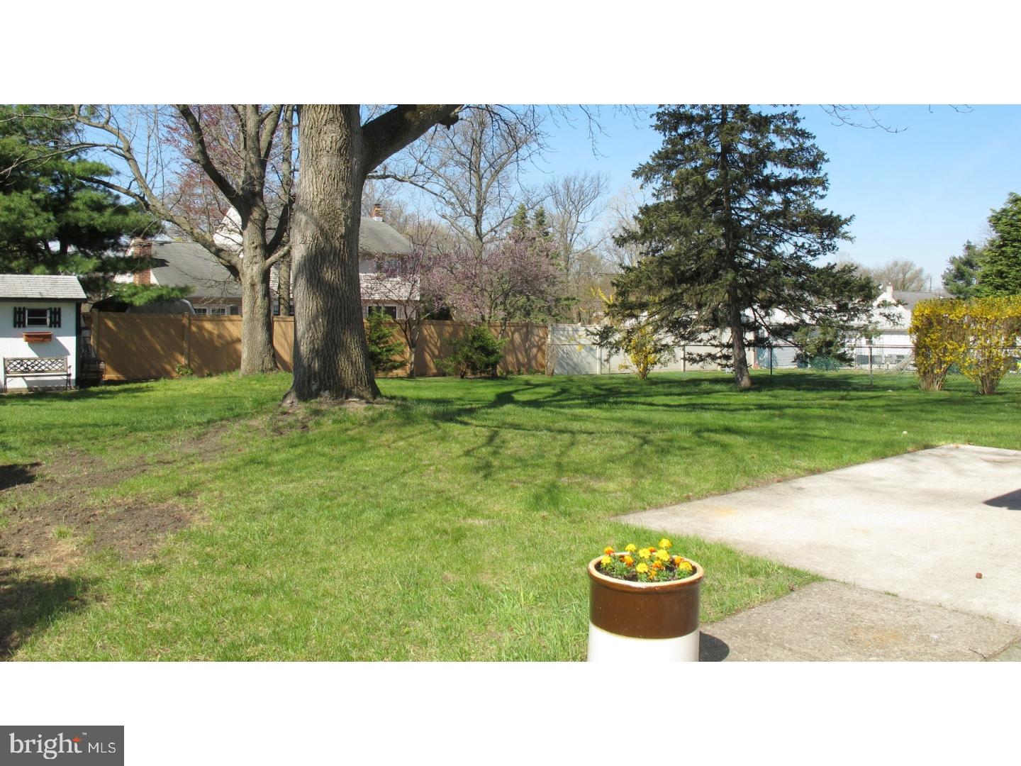 2202 Yellowstone Road Riverton, NJ 08077 - Photo 21 of 22 Back Yard