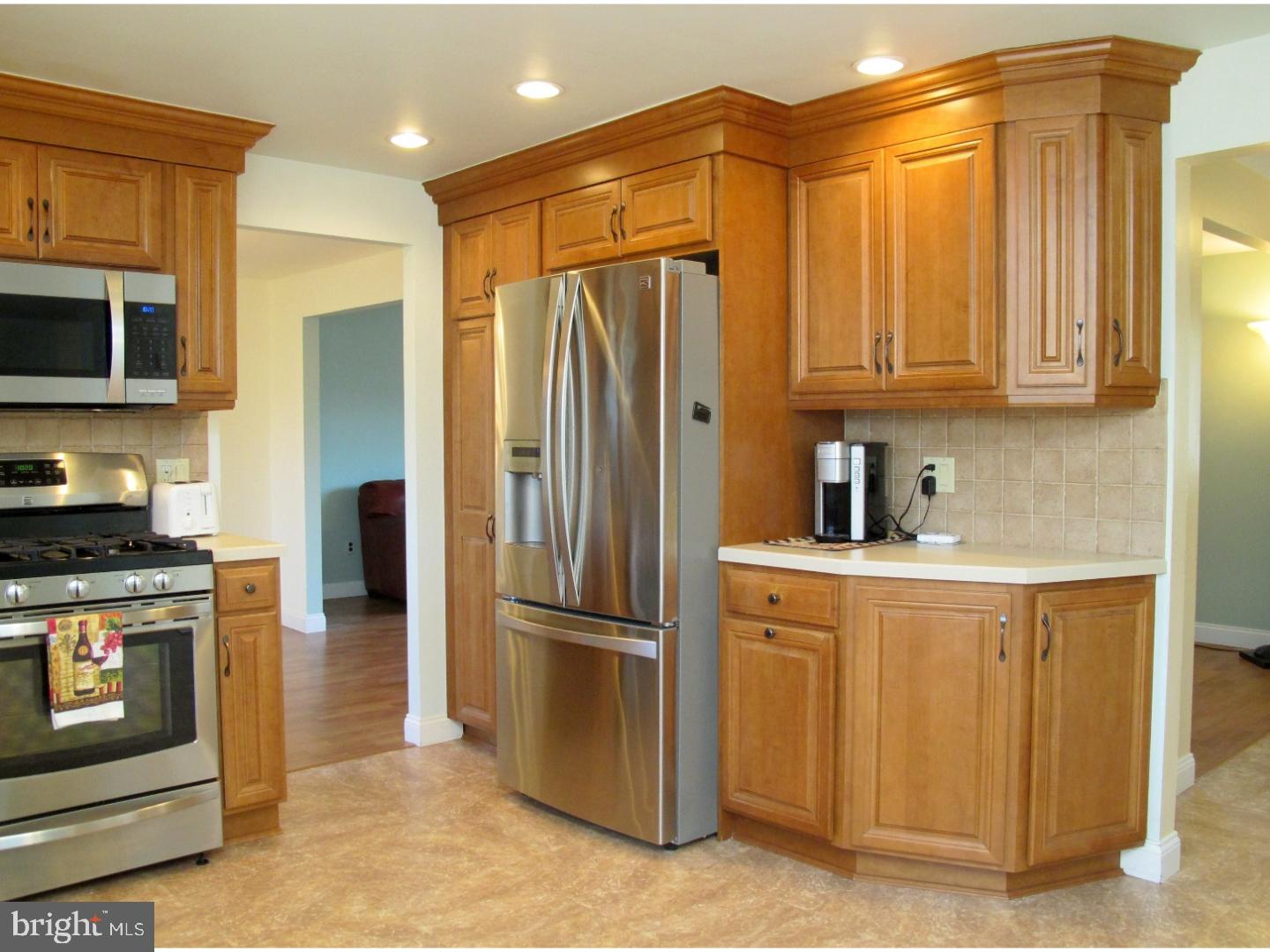 2202 Yellowstone Road Riverton, NJ 08077 - Photo 8 of 22 Kitchen