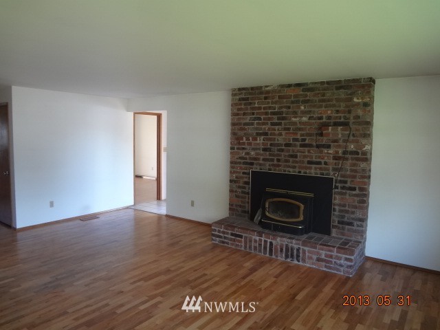4333 Northeast 10th Place Renton, WA 98059 - Photo 2 of 11 Gallery Image 2
