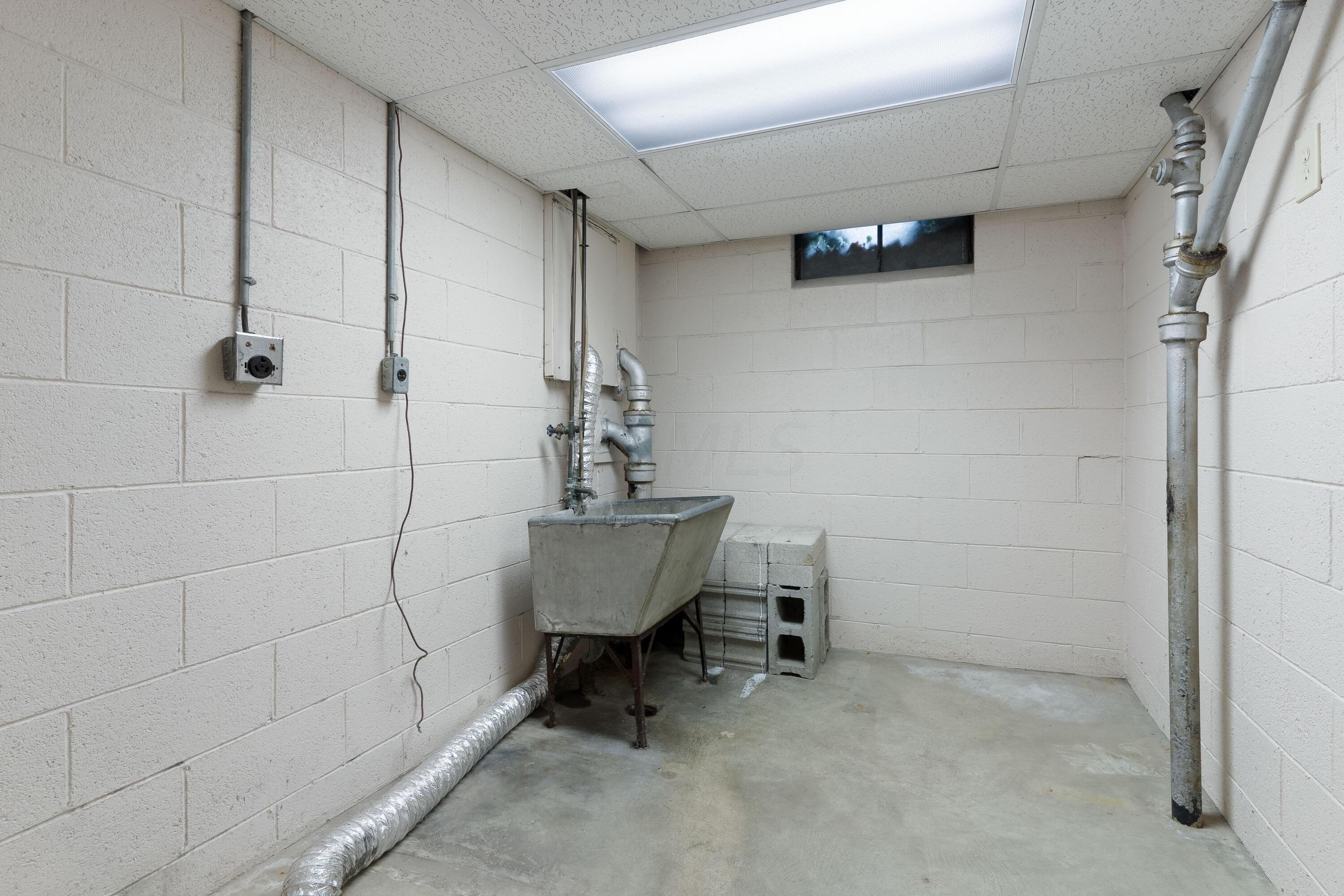 3885 Chevington Road Columbus, OH 43220 - Photo 29 of 34 Lower Level Laundry