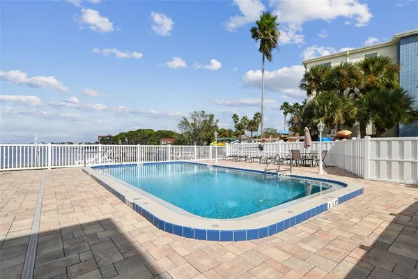 $349,900 | 464 North Paula Drive, Unit 221, Dunedin, FL 34698