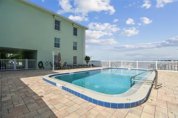 $349,900 | 464 North Paula Drive, Unit 221, Dunedin, FL 34698