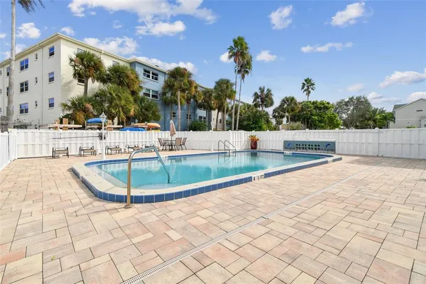 $349,900 | 464 North Paula Drive, Unit 221, Dunedin, FL 34698