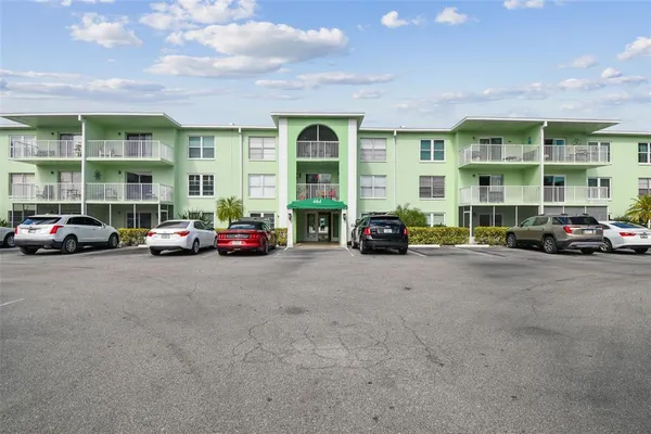 $349,900 | 464 North Paula Drive, Unit 221, Dunedin, FL 34698