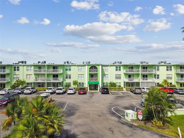 $349,900 | 464 North Paula Drive, Unit 221, Dunedin, FL 34698