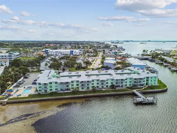 $349,900 | 464 North Paula Drive, Unit 221, Dunedin, FL 34698