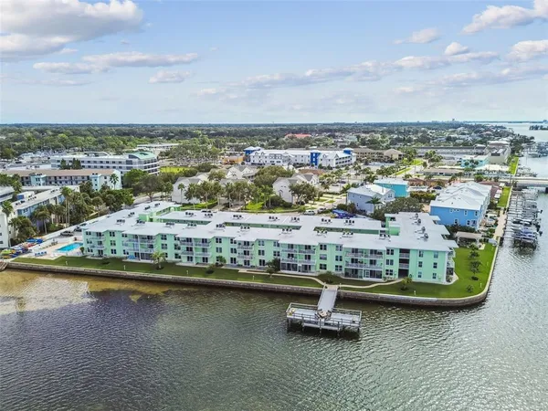 $349,900 | 464 North Paula Drive, Unit 221, Dunedin, FL 34698