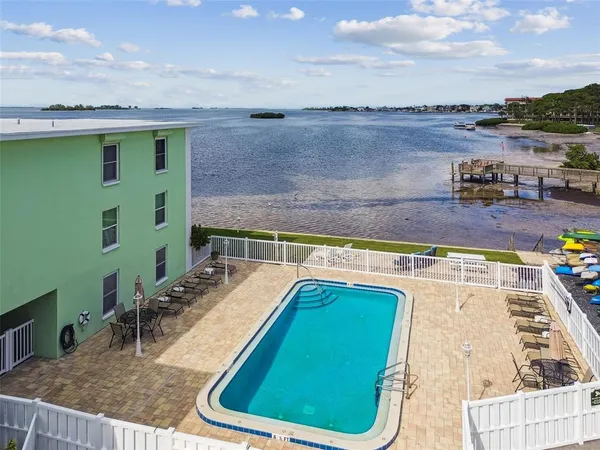 $349,900 | 464 North Paula Drive, Unit 221, Dunedin, FL 34698