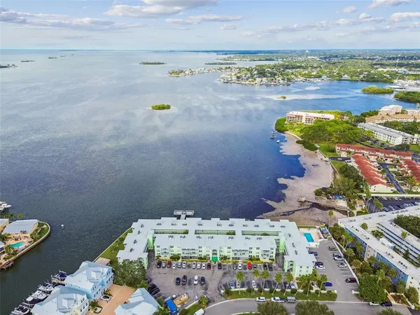 $349,900 | 464 North Paula Drive, Unit 221, Dunedin, FL 34698