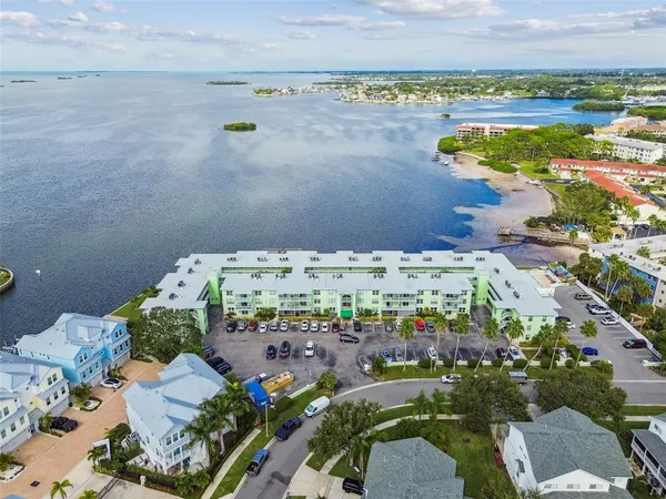 $349,900 | 464 North Paula Drive, Unit 221, Dunedin, FL 34698